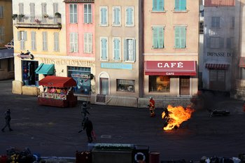 Die Stuntshow 'Moteurs Action' mit realen Stunts und choreografierten Verfolgungsjagten hat mich begeistert.